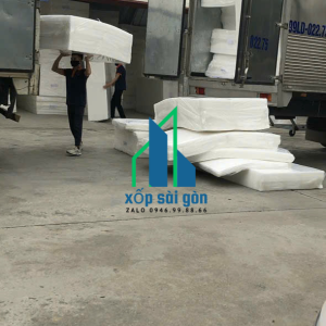 Công Nhân Bốc Xếp Giao Xốp Foam Dày 45mm x 1m x 1,8m